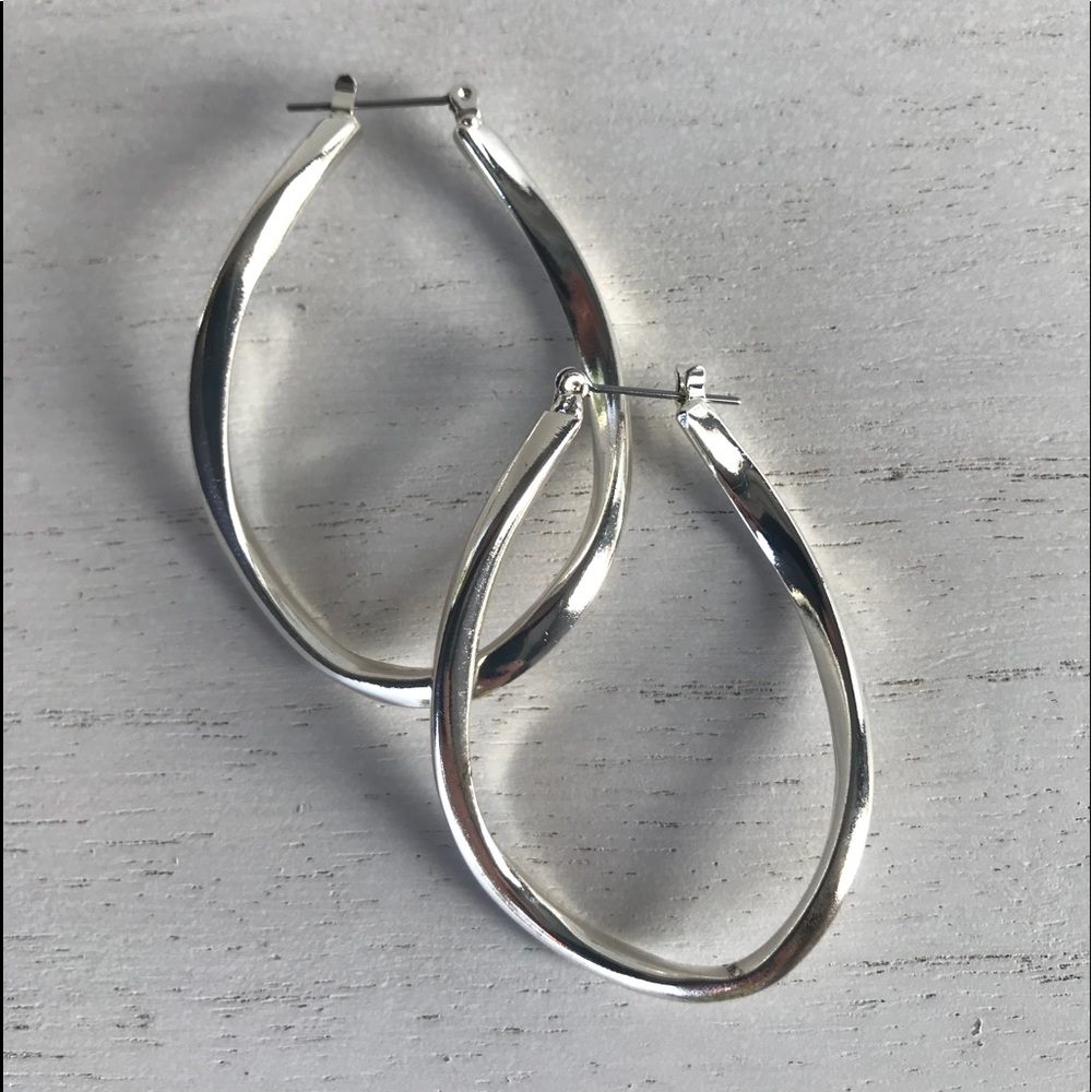 3️⃣ for $10 - Silver hoop earrings